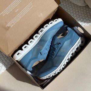 ON Cloud 6 Versa Women's Shoes